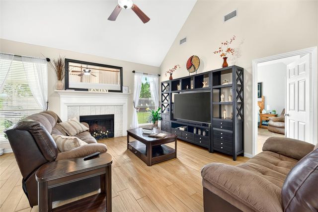 7023 Kemper Dr, Pasadena, TX 77505