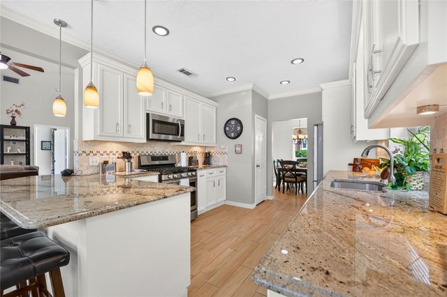 7023 Kemper Dr, Pasadena, TX 77505