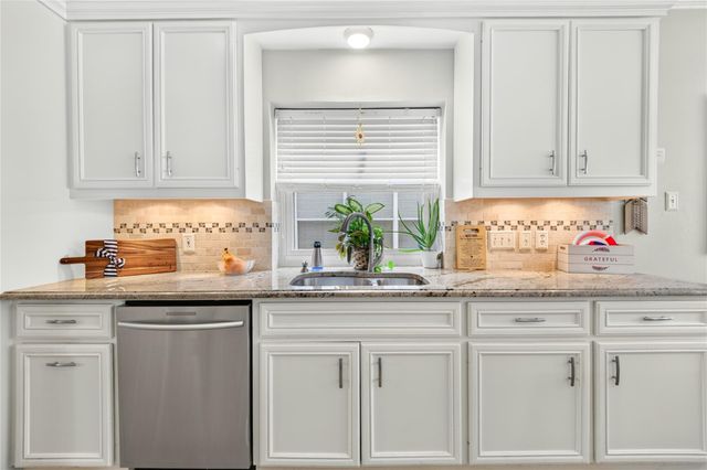 7023 Kemper Dr, Pasadena, TX 77505