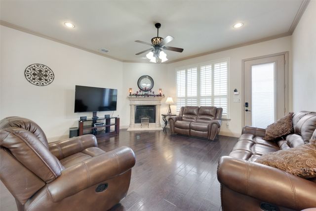 5056 Empire Way, Irving, TX 75038
