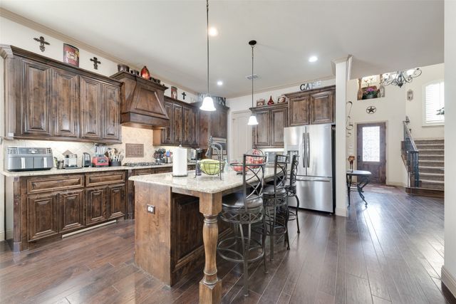 5056 Empire Way, Irving, TX 75038