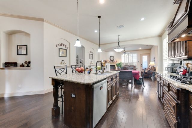 5056 Empire Way, Irving, TX 75038