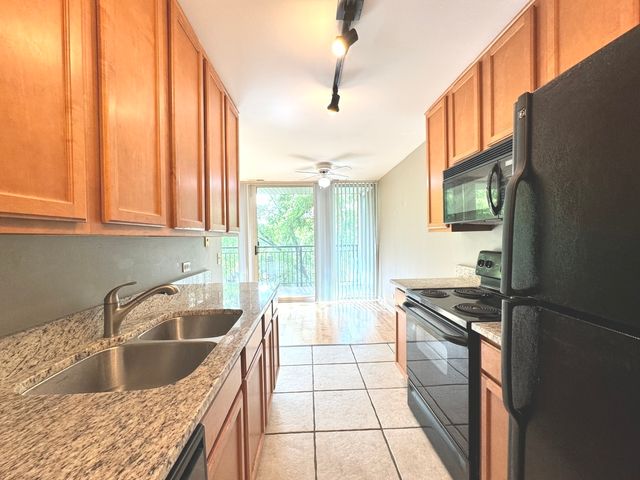 5900 OAKWOOD Drive 4J, Lisle, IL 60532
