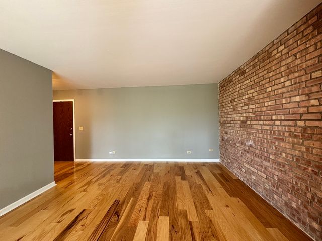 5900 OAKWOOD Drive 4J, Lisle, IL 60532
