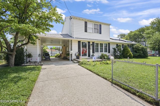 18 Oak Landing Road, Lumberton, NJ 08048
