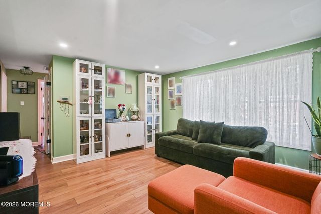 18 Oak Landing Road, Lumberton, NJ 08048