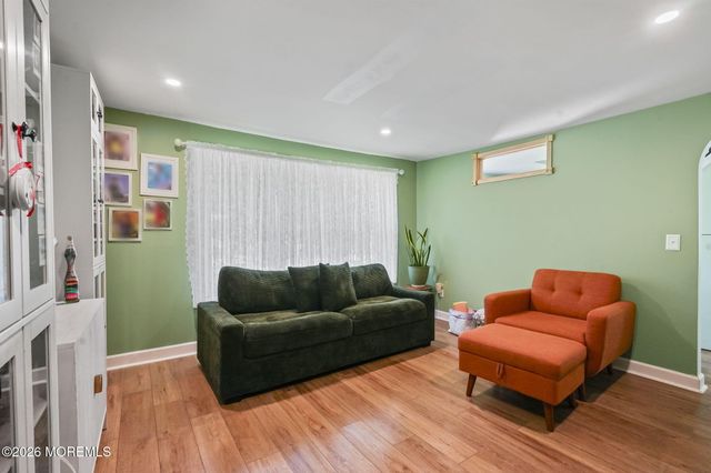 18 Oak Landing Road, Lumberton, NJ 08048