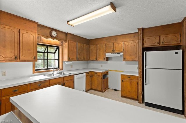 720 Sedge Garden Road, Kernersville, NC 27284