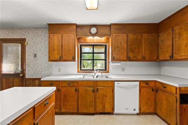 720 Sedge Garden Road, Kernersville, NC 27284