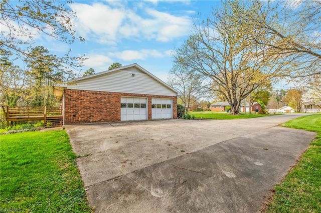 720 Sedge Garden Road, Kernersville, NC 27284