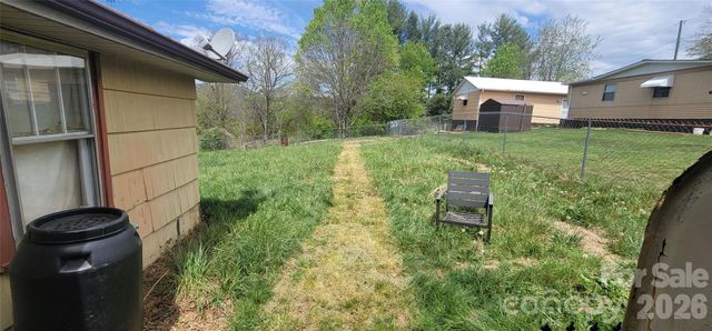 60 Mingus Street, Canton, NC 28716