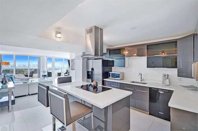 1717 N Bayshore Drive D3931, Miami, FL 33132