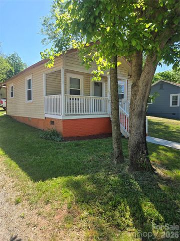 207 S Caldwell Avenue, Newton, NC 28658