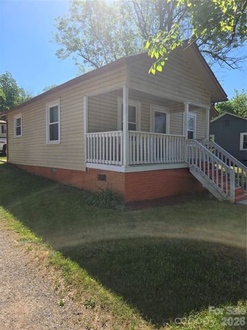207 S Caldwell Avenue, Newton, NC 28658