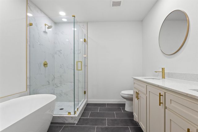 1037 E Richmond Avenue, Fort Worth, TX 76104