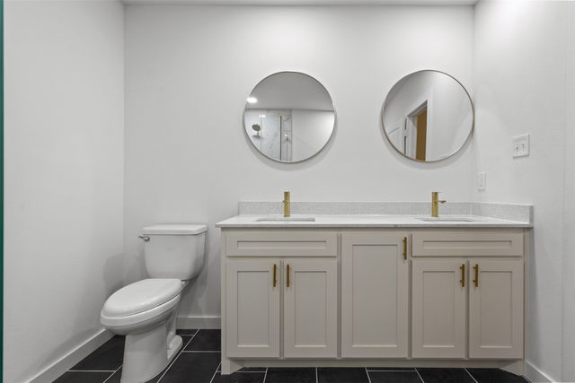 1037 E Richmond Avenue, Fort Worth, TX 76104