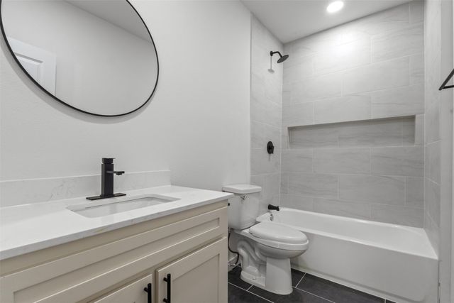 1037 E Richmond Avenue, Fort Worth, TX 76104