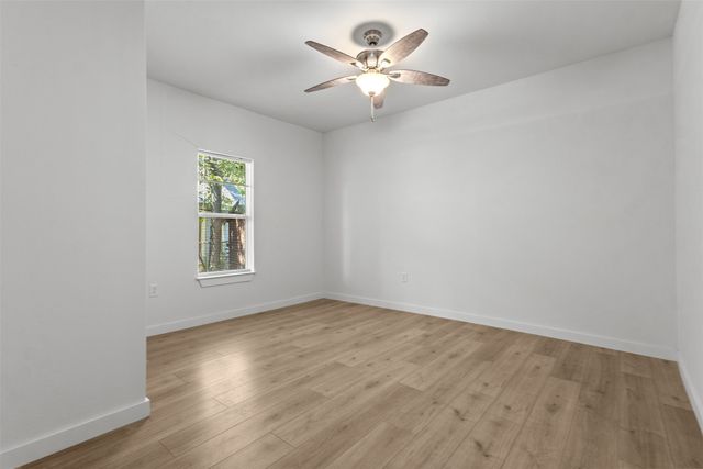 1037 E Richmond Avenue, Fort Worth, TX 76104