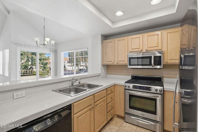 4240 Lost Hills Road 206, Agoura Hills, CA 91301