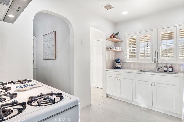 7741 Friends Avenue, Whittier, CA 90602