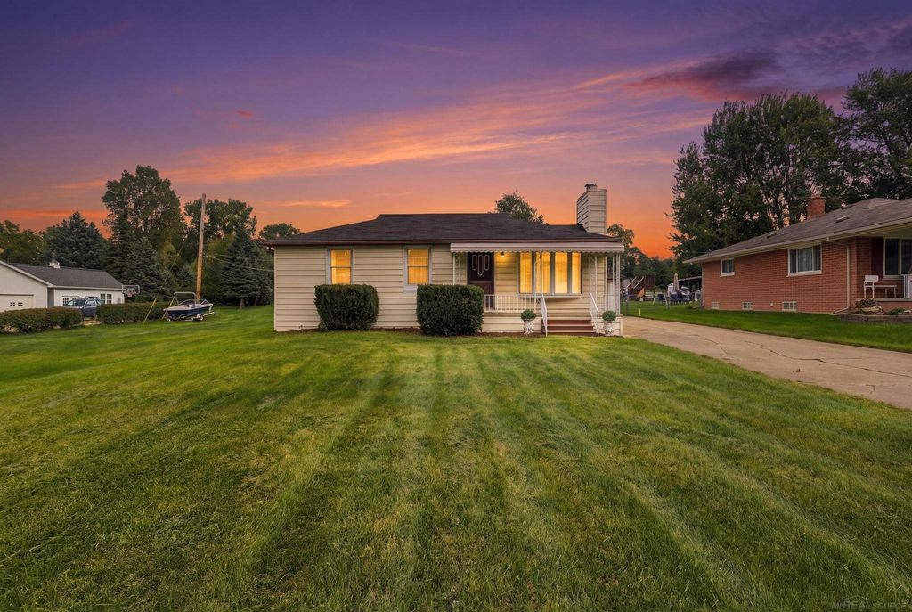 45584 N Branch Drive, Macomb Twp, MI 48042