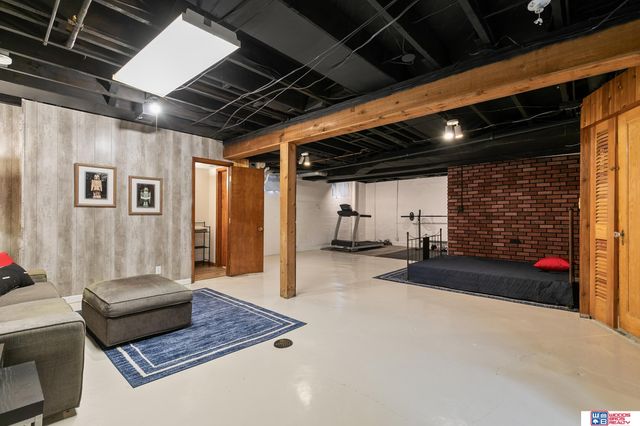 2127 Lake Street, Lincoln, NE 68502