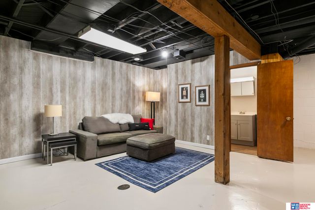 2127 Lake Street, Lincoln, NE 68502