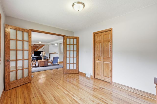 3595 Edgerton Street, Vadnais Heights, MN 55127