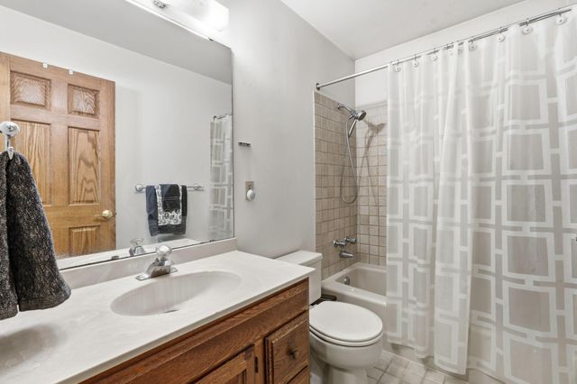 3595 Edgerton Street, Vadnais Heights, MN 55127