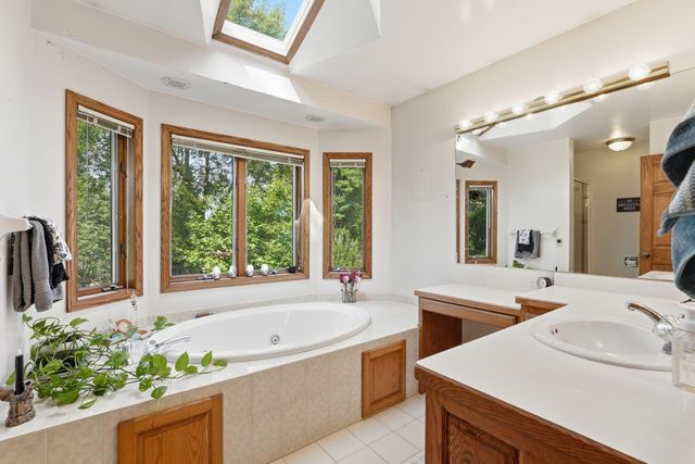 3595 Edgerton Street, Vadnais Heights, MN 55127