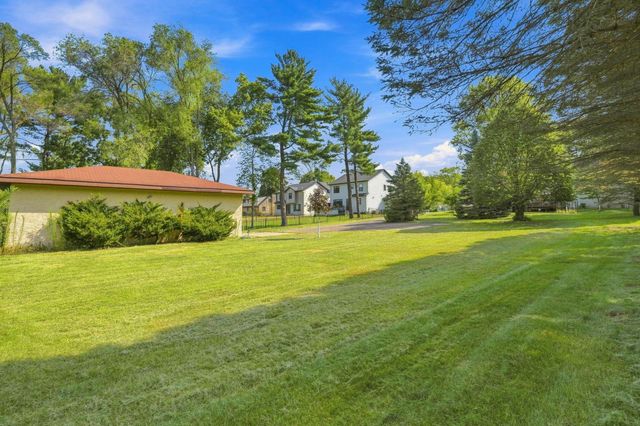 3595 Edgerton Street, Vadnais Heights, MN 55127