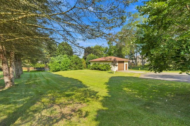 3595 Edgerton Street, Vadnais Heights, MN 55127
