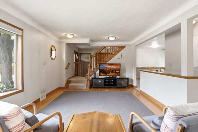 3595 Edgerton Street, Vadnais Heights, MN 55127