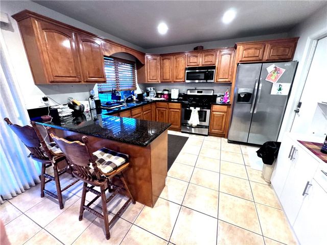 2839 S Castle Harbour, Ontario, CA 91761