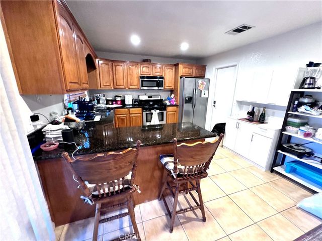 2839 S Castle Harbour, Ontario, CA 91761