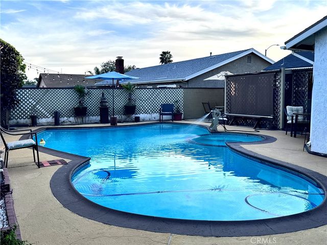 2839 S Castle Harbour, Ontario, CA 91761