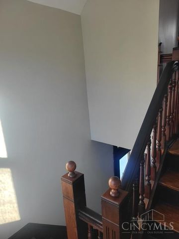 325 E Sharon Road, Glendale, OH 45246