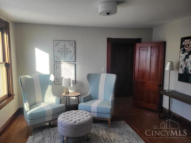 325 E Sharon Road, Glendale, OH 45246