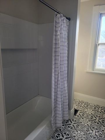 325 E Sharon Road, Glendale, OH 45246