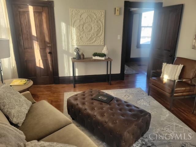 325 E Sharon Road, Glendale, OH 45246