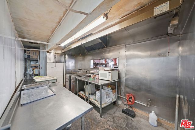 1025 W 101st Street, Los Angeles, CA 90044