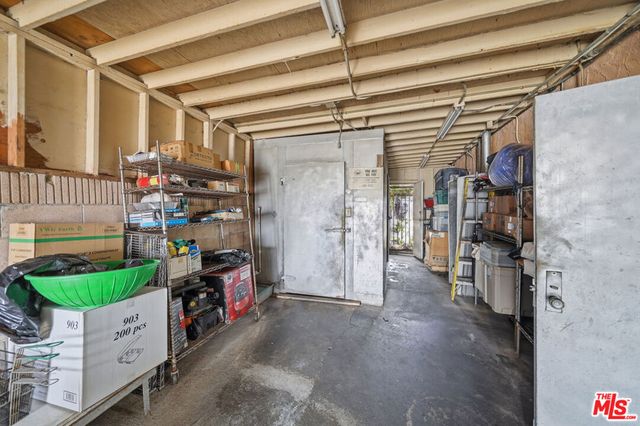 1025 W 101st Street, Los Angeles, CA 90044