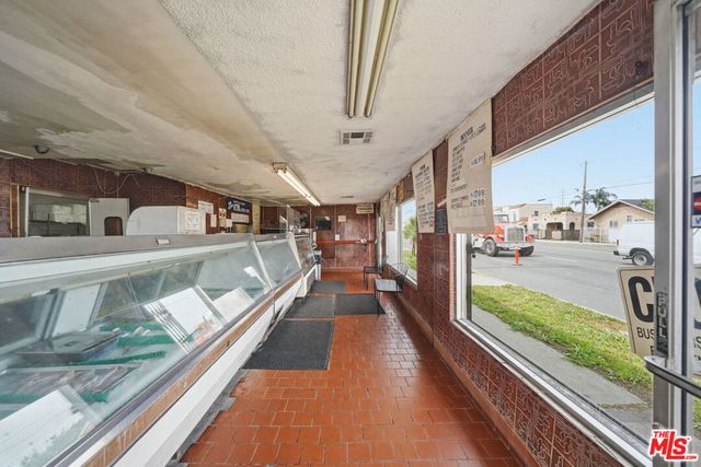 1025 W 101st Street, Los Angeles, CA 90044