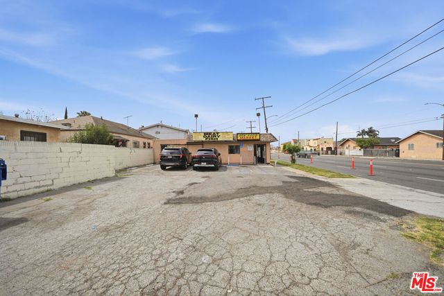 1025 W 101st Street, Los Angeles, CA 90044