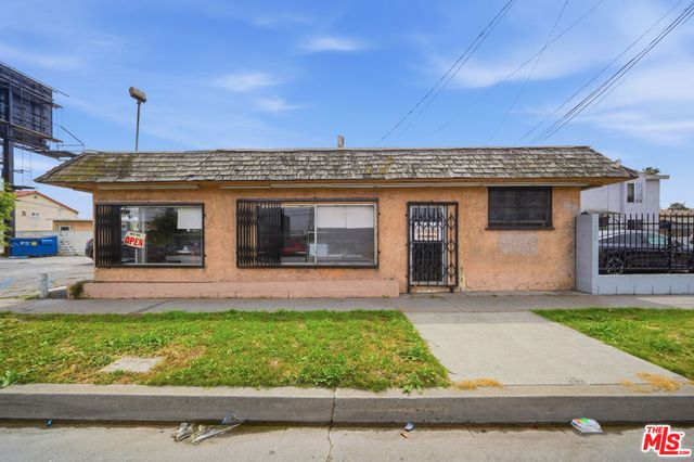 1025 W 101st Street, Los Angeles, CA 90044