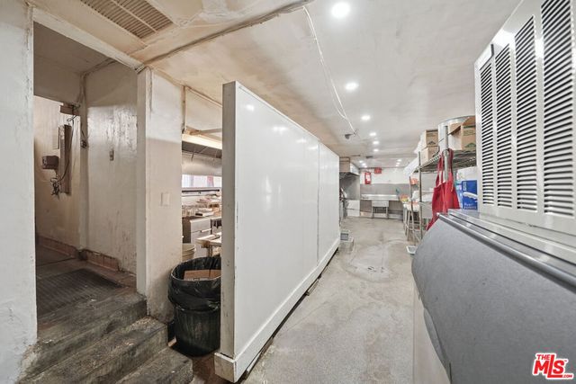 1025 W 101st Street, Los Angeles, CA 90044