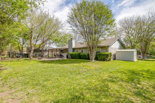 512 Parkridge Boulevard, Burleson, TX 76028