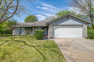 512 Parkridge Boulevard, Burleson, TX 76028