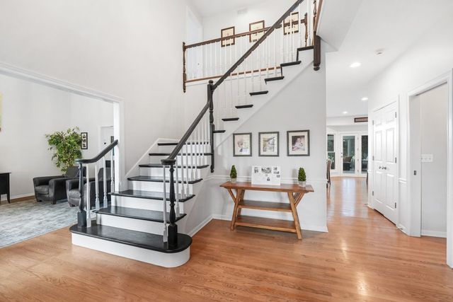 1564 White Eagle Drive, Naperville, IL 60564