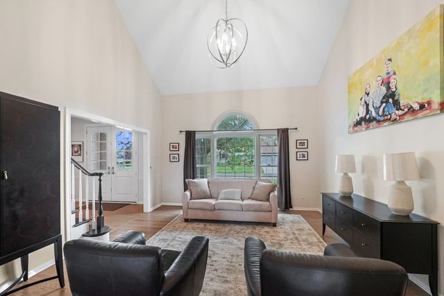 1564 White Eagle Drive, Naperville, IL 60564